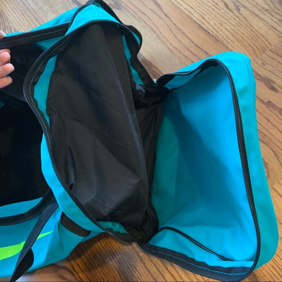 Vintage retro NIKE Gym Bag - Picture 8 of 8